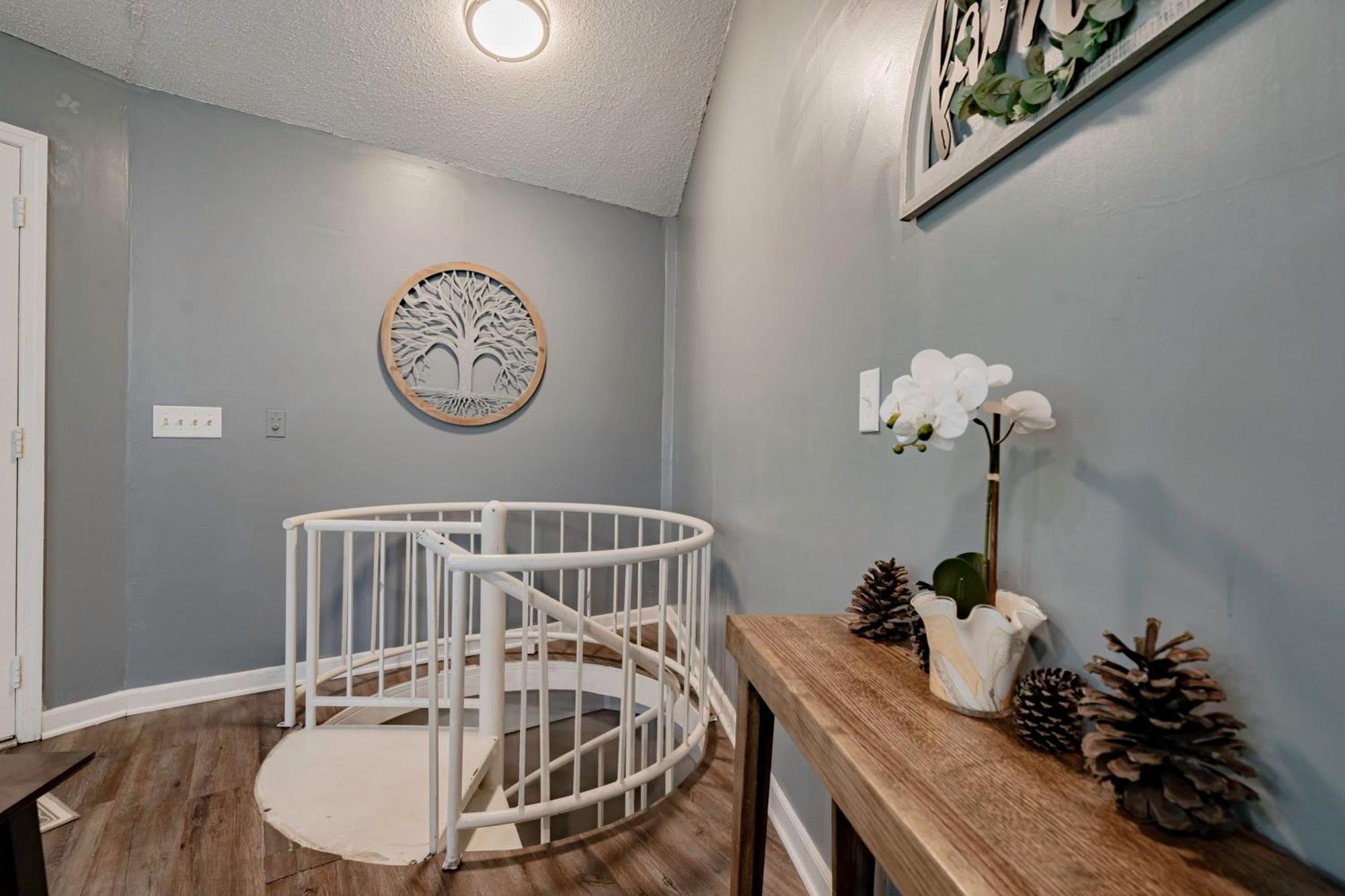 Вилла Opulent Octagonal Oasis With Spiral Stairs-Minutes To Base Колумбия Экстерьер фото